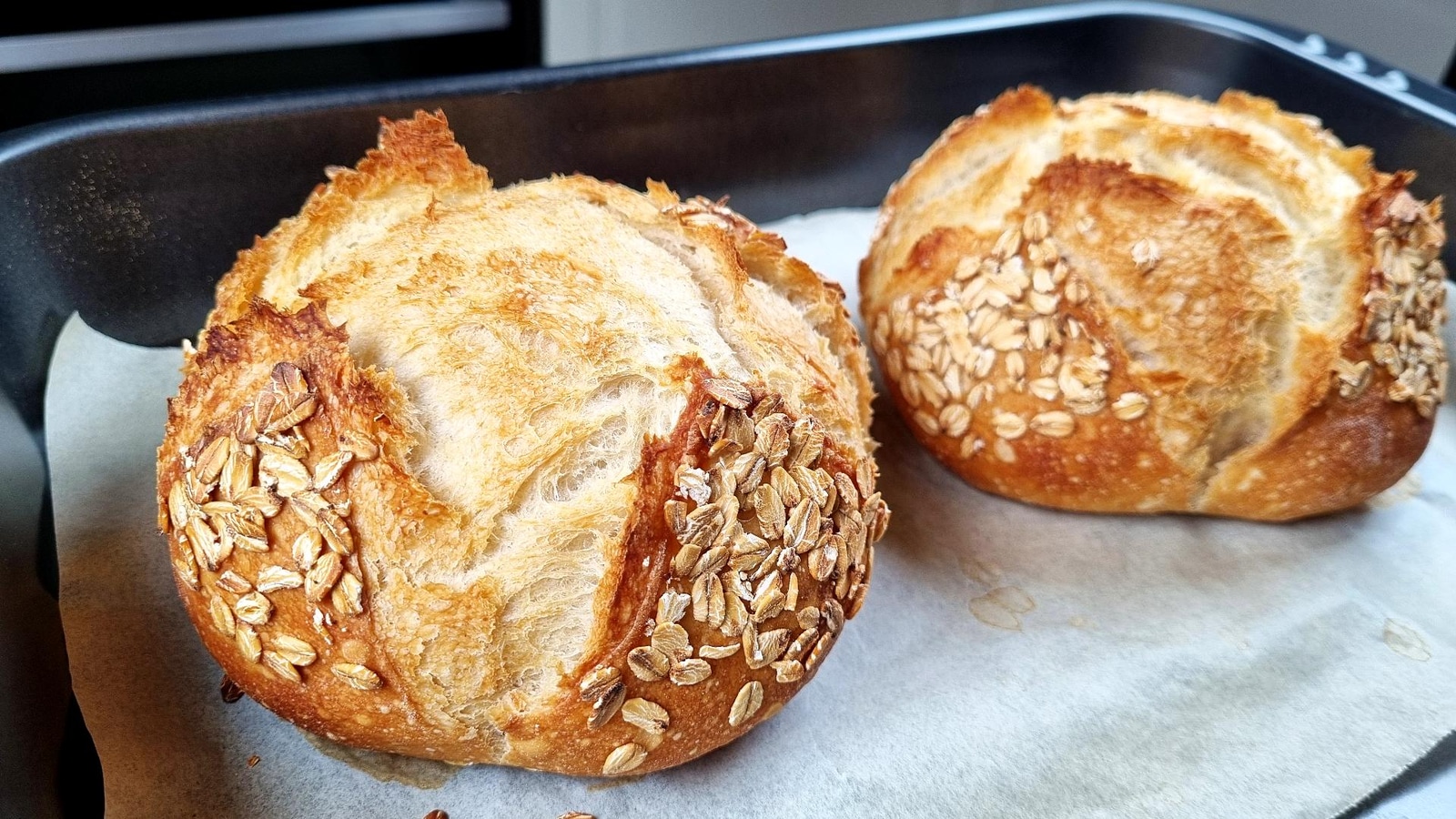 Perfect Crusty Oat-Topped Bread