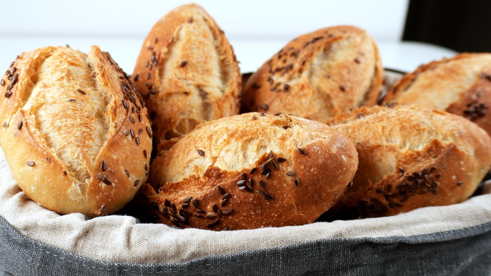 Flaxseed Bread Rolls
