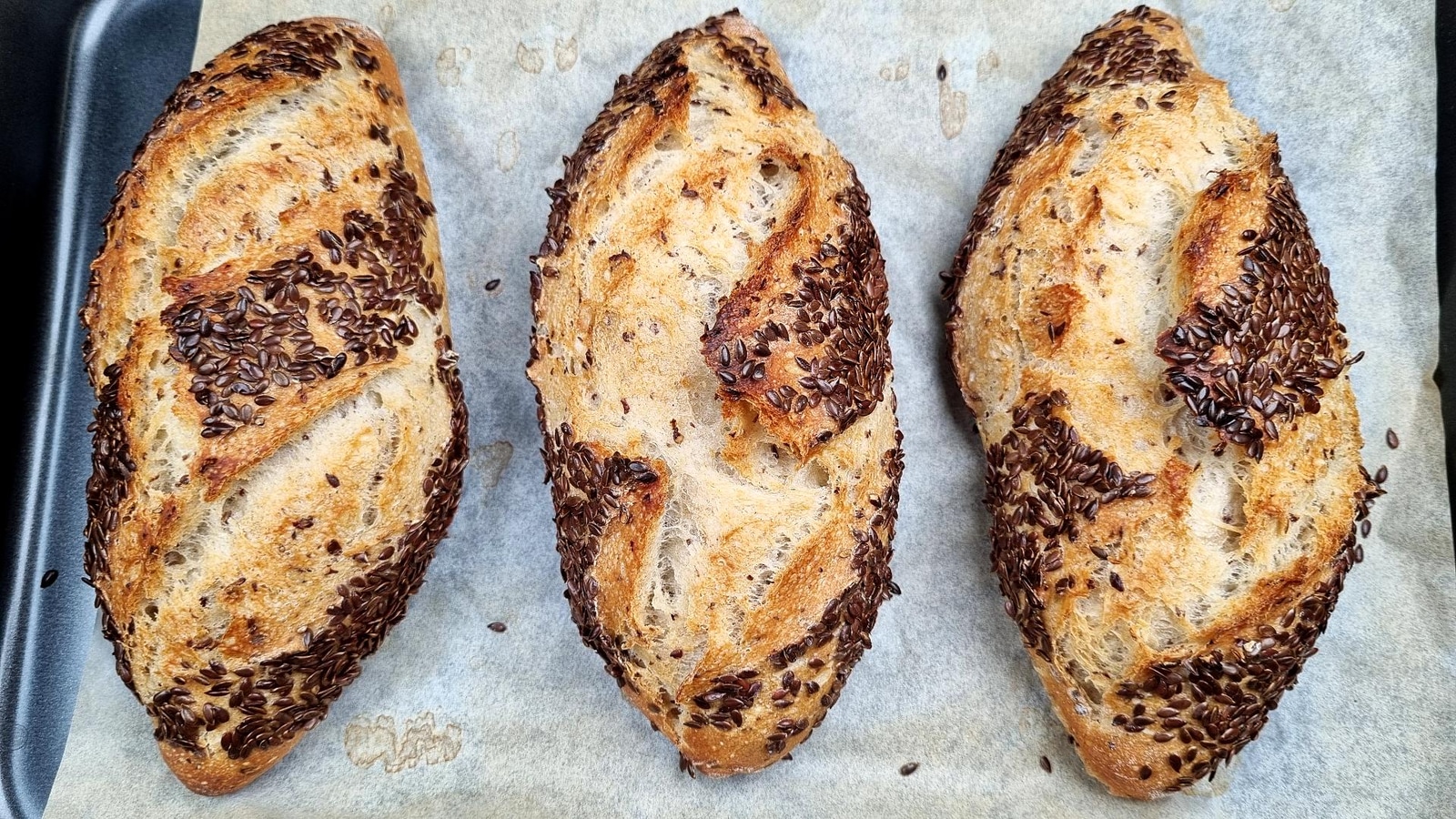 Flaxseed-Crusted Bread Rolls
