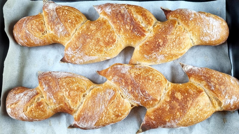 Wheat Stalk Baguettes - Scissor-Cut Design